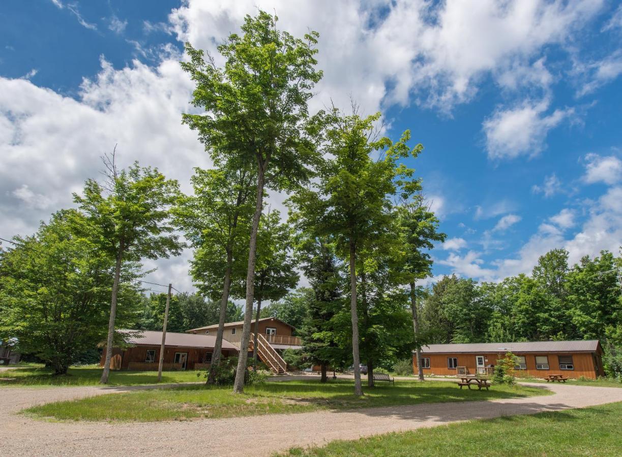Madawaska Lodge-Cottage Екстер'єр фото