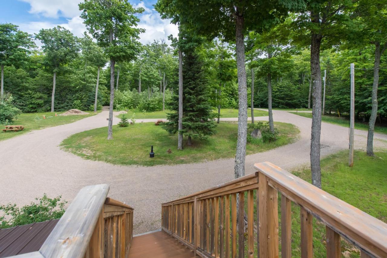 Madawaska Lodge-Cottage Екстер'єр фото