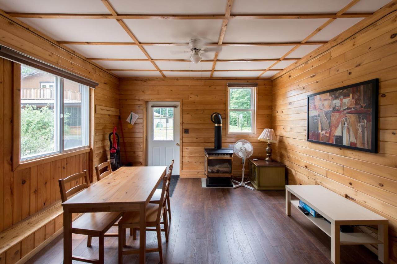 Madawaska Lodge-Cottage Екстер'єр фото