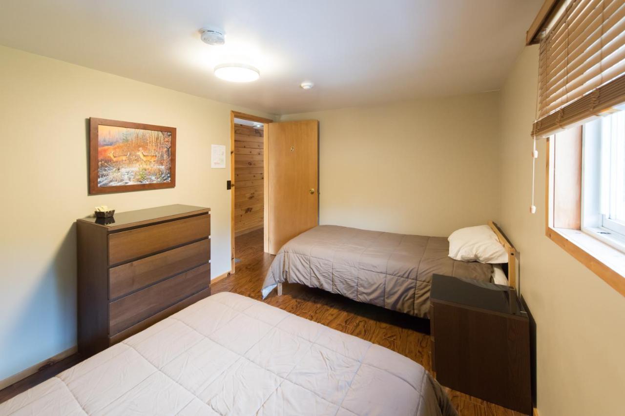 Madawaska Lodge-Cottage Екстер'єр фото