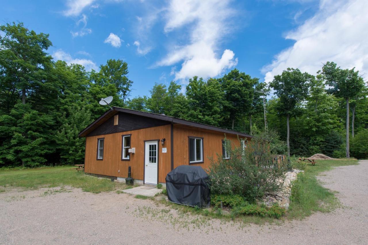 Madawaska Lodge-Cottage Екстер'єр фото