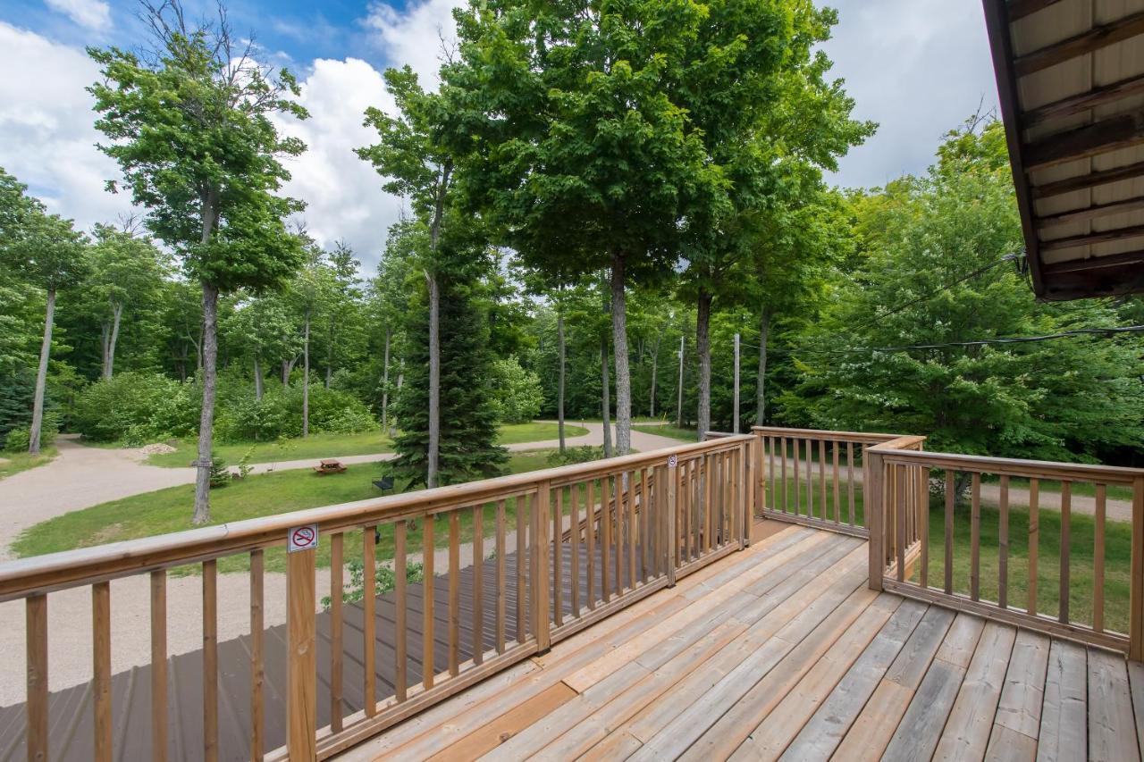 Madawaska Lodge-Cottage Екстер'єр фото