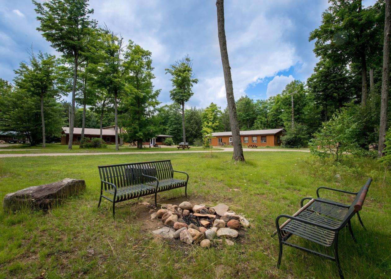 Madawaska Lodge-Cottage Екстер'єр фото