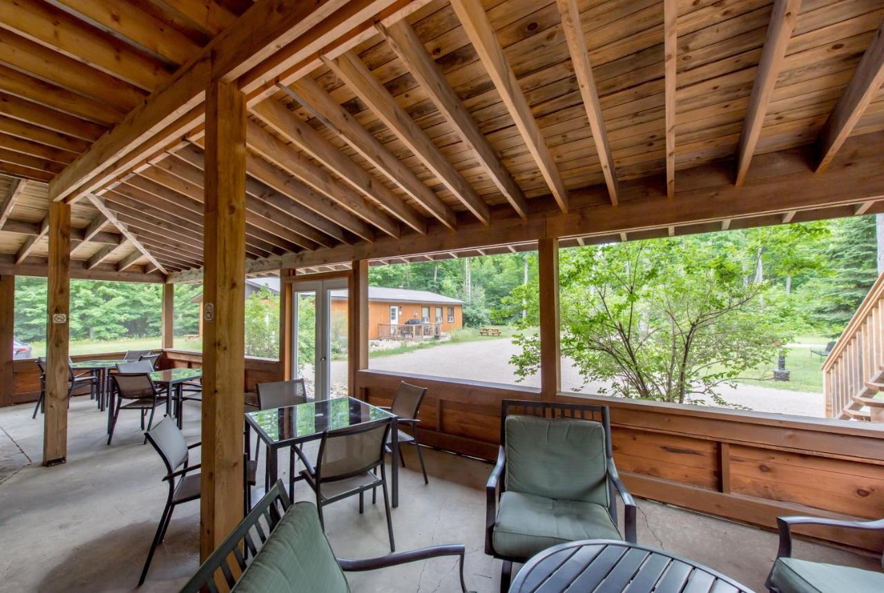 Madawaska Lodge-Cottage Екстер'єр фото