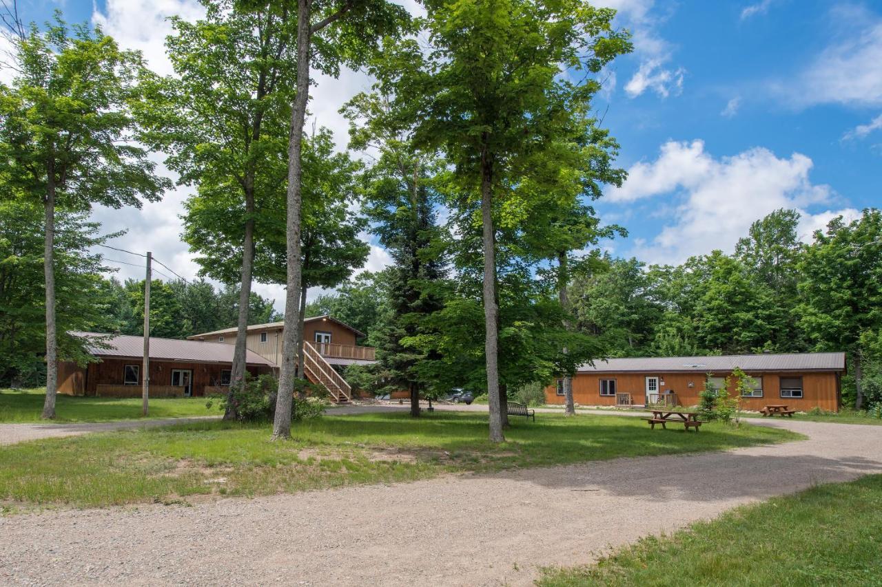 Madawaska Lodge-Cottage Екстер'єр фото