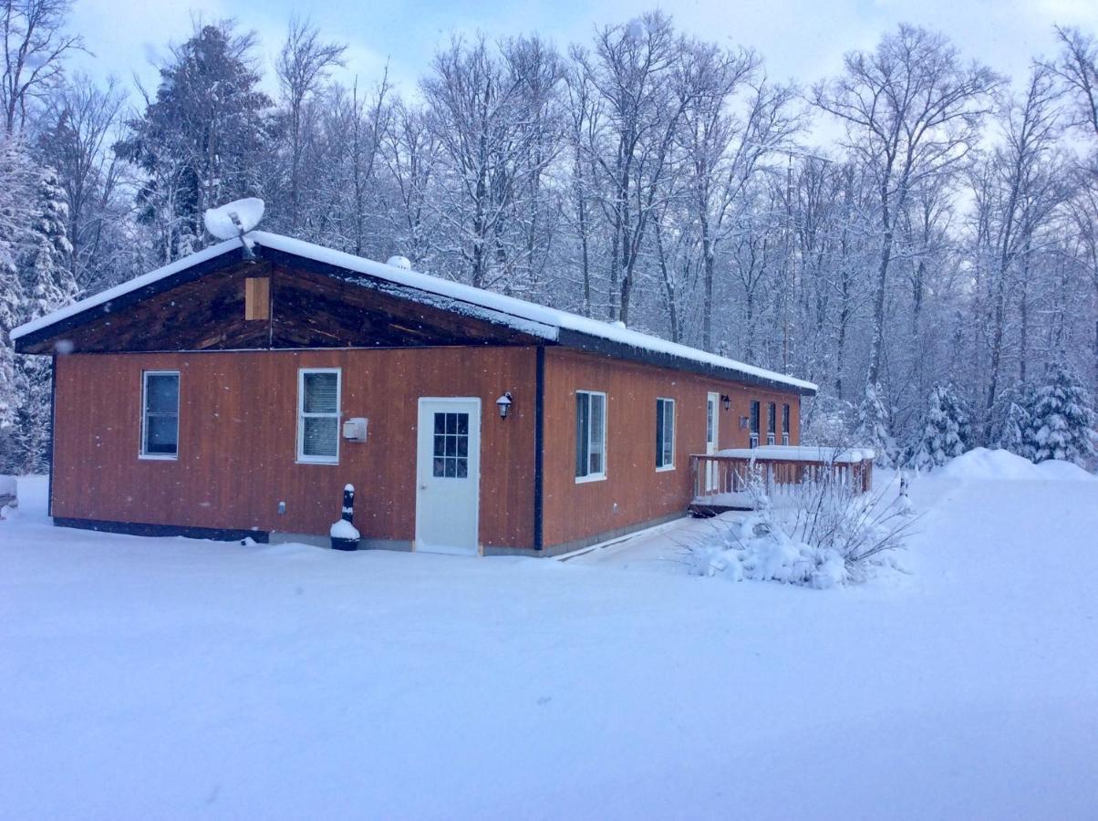 Madawaska Lodge-Cottage Екстер'єр фото